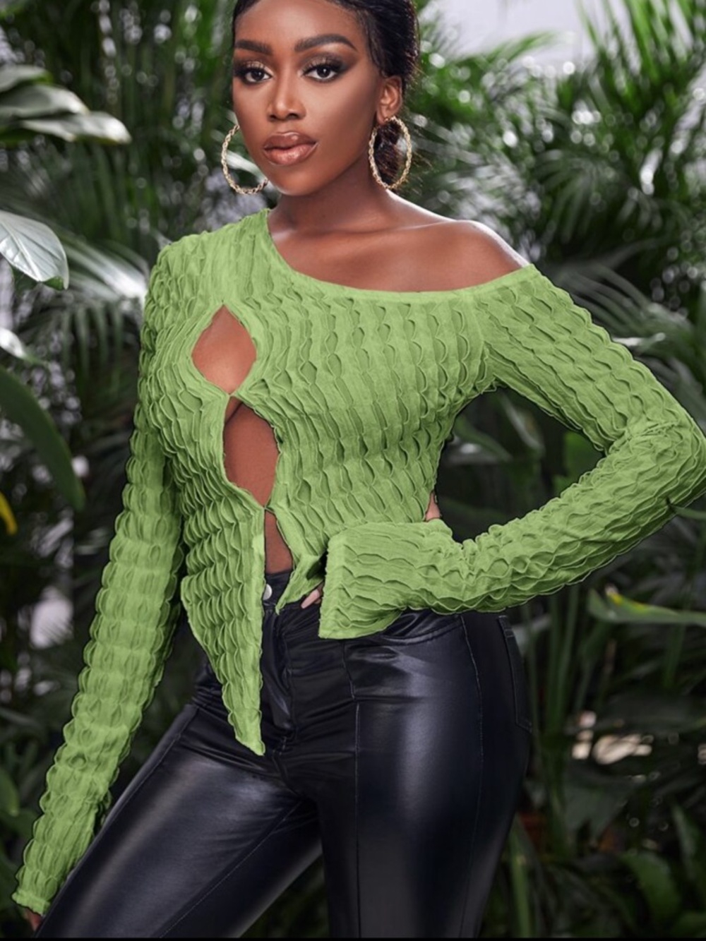 Green Off-Shoulder Cut-Out Textured Top - M - Picture 3 of 5